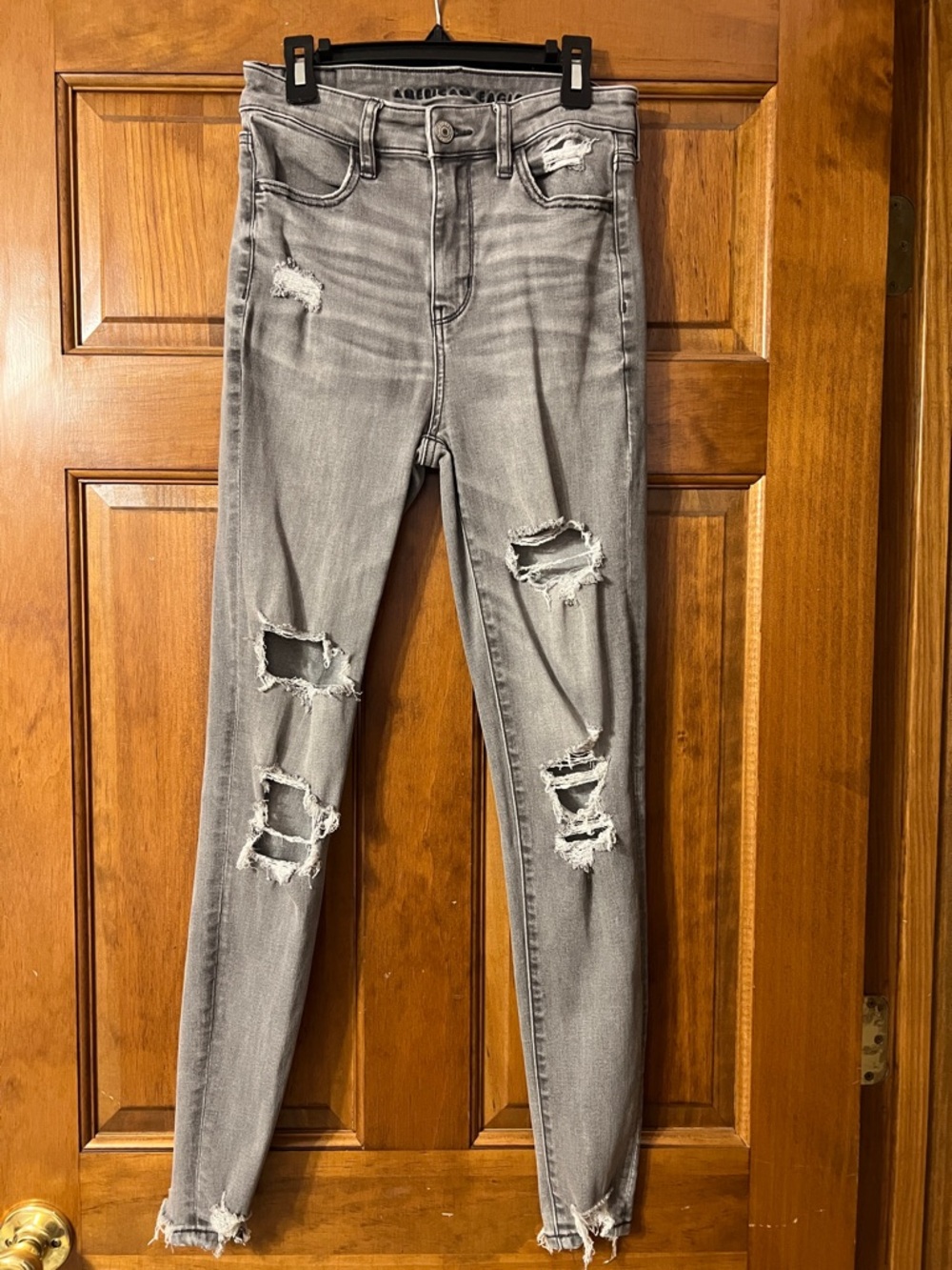 American Eagle Gray Distressed Women's Skinny Jeans